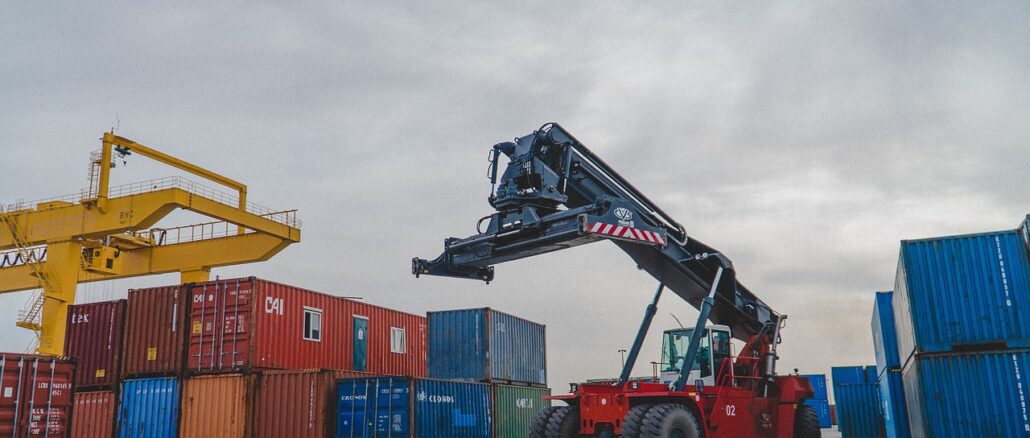 crane-6345296_1280
