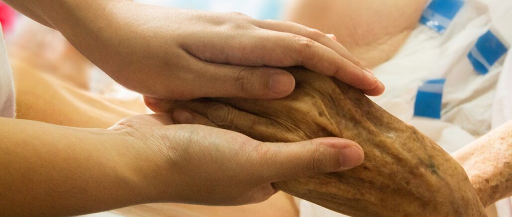 hand-in-hand-1686811_1280