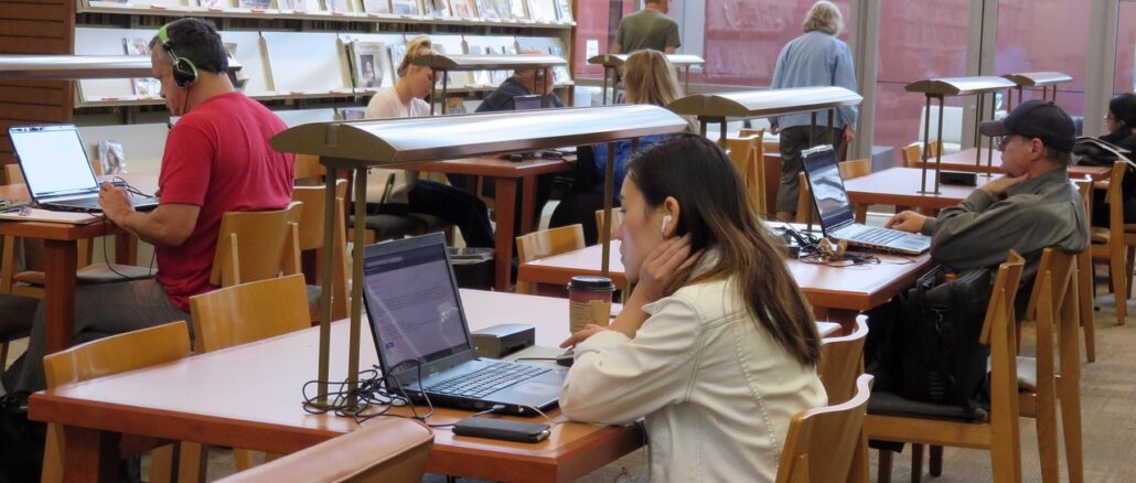 library-1697314_1280